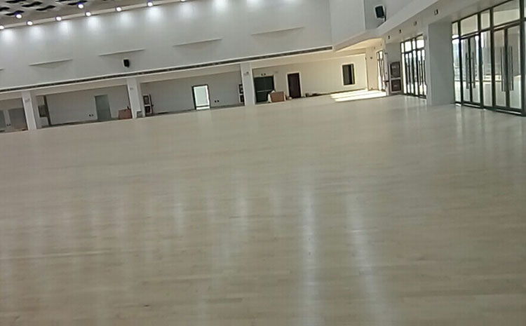 指接板風雨操場地板哪個品牌好?