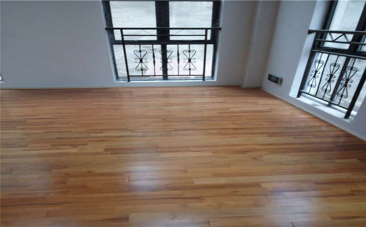 24厚乒乓球館木地板怎么翻新