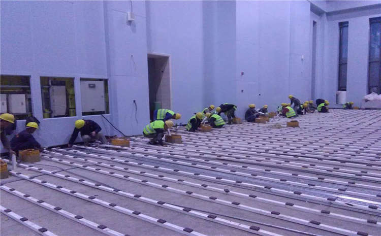 24厚舞臺(tái)木地板安裝工藝