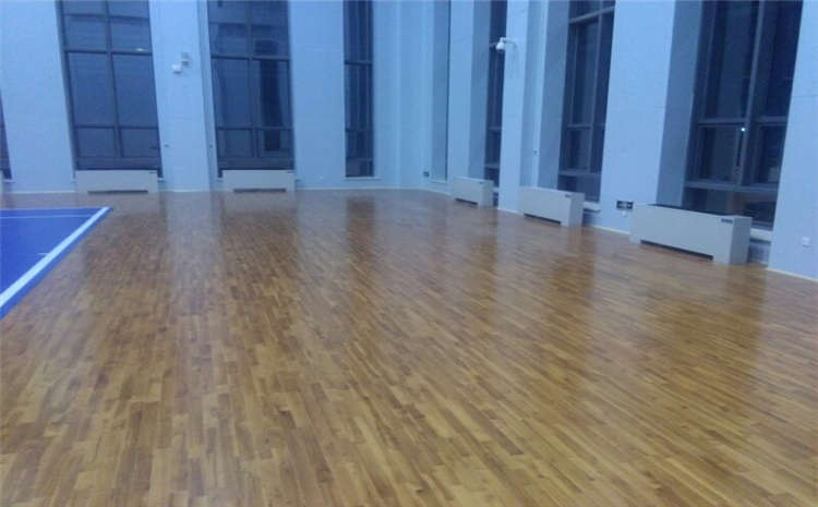 拼接板木地板籃球場怎么保養?
