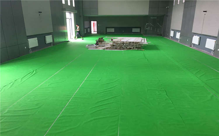 22厚籃球場實(shí)木地板怎么翻新