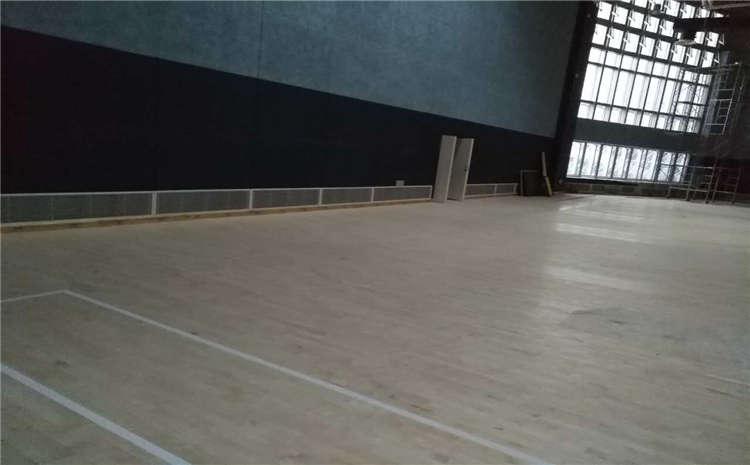 柞木風雨操場地板結構