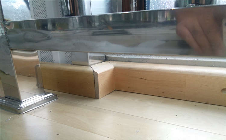 學校羽毛球館木地板價格是多錢？