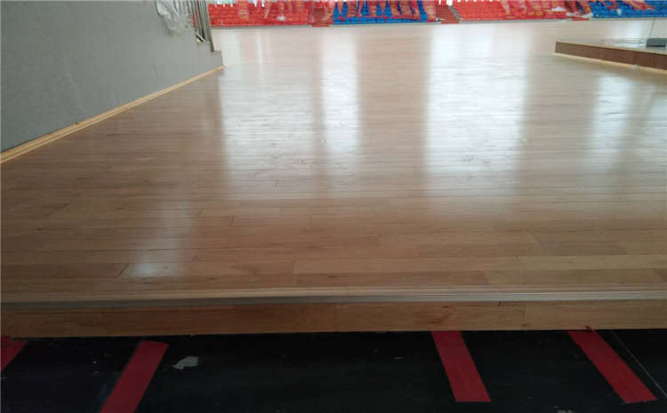 楓木實木運動地板品牌廠家