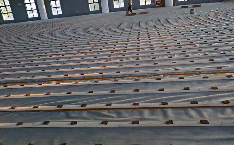 學(xué)校風(fēng)雨操場(chǎng)地板一般多少錢?