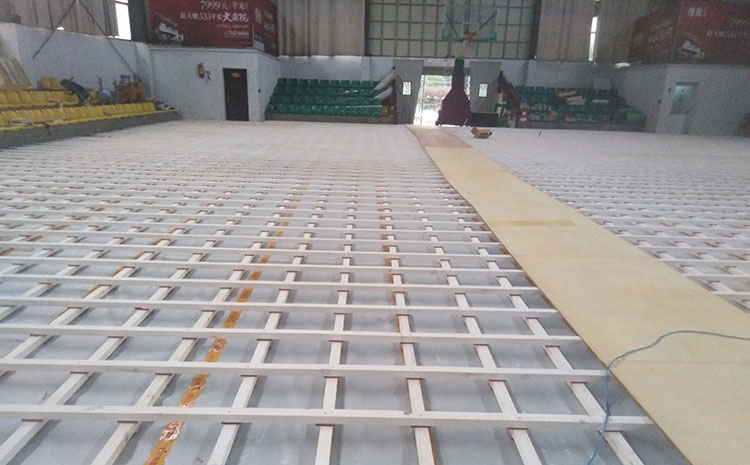 橡膠木排球館木地板怎么翻新