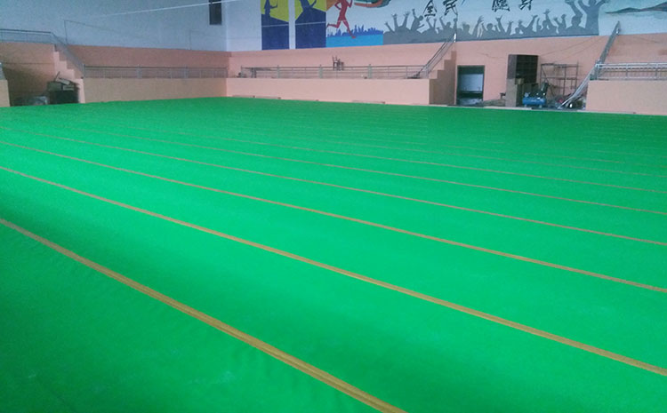 橡膠木排球館木地板**是多少錢？