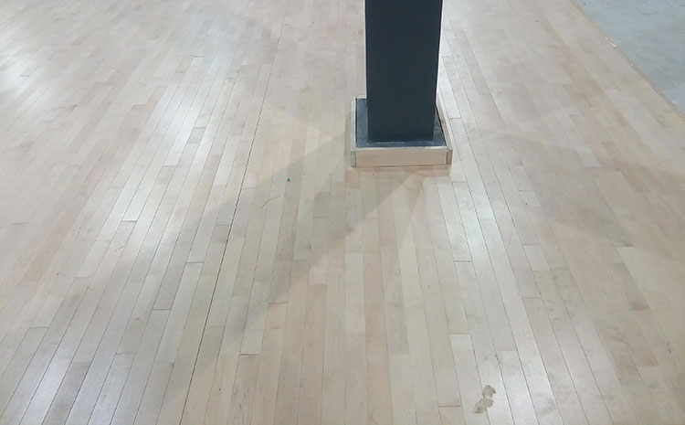 硬木企口籃球場實(shí)木地板怎么翻新