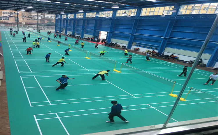 俄勒岡松木地板籃球場造價(jià)是的多少？