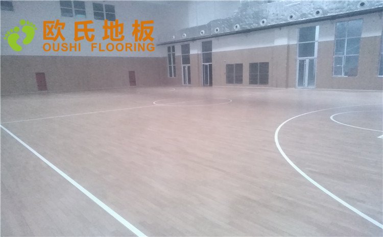 青島市黃島區濱海街道中心小學體育館木地板圖片