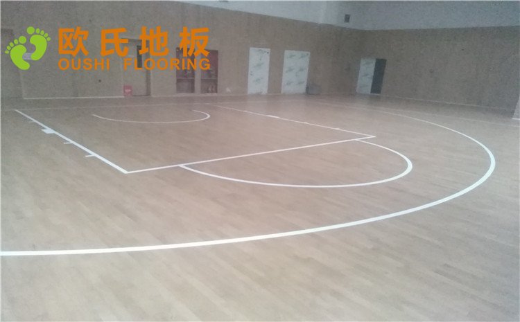 青島市黃島區濱海街道中心小學體育館木地板圖片