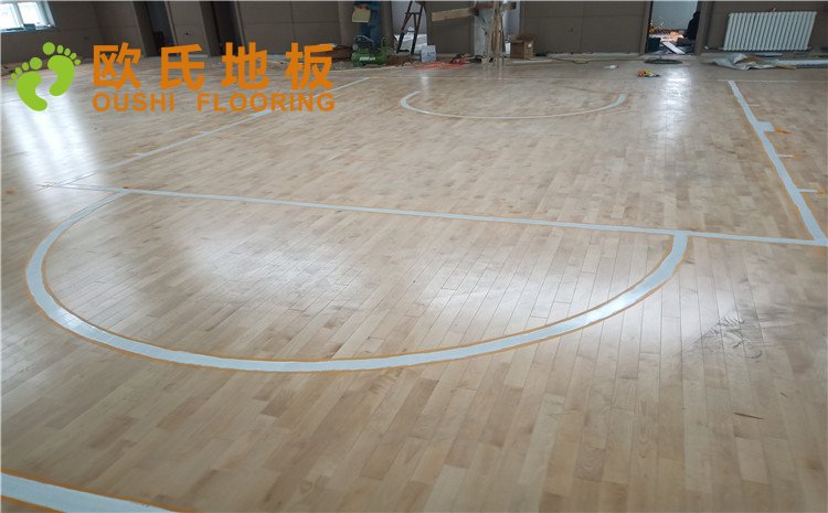 新疆克拉瑪依市獨山子虹園小區體育館木地板項目——歐氏實木運動地板